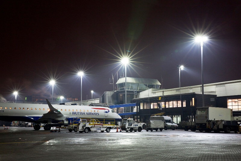 High-mast-outdoor-area-lighting-at-airports